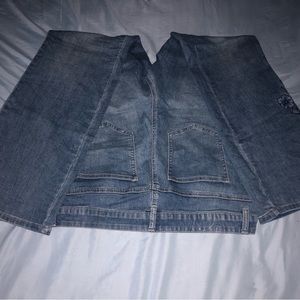 Westport Signature Fit Floral Embroidered Denim Boot Cut Jeans Size 16